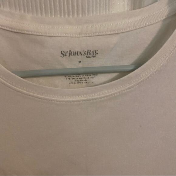 LOT of 3 White & Dark Red Solid Tee Shirts for Layering Women Junior Size Medium - Picture 15 of 15